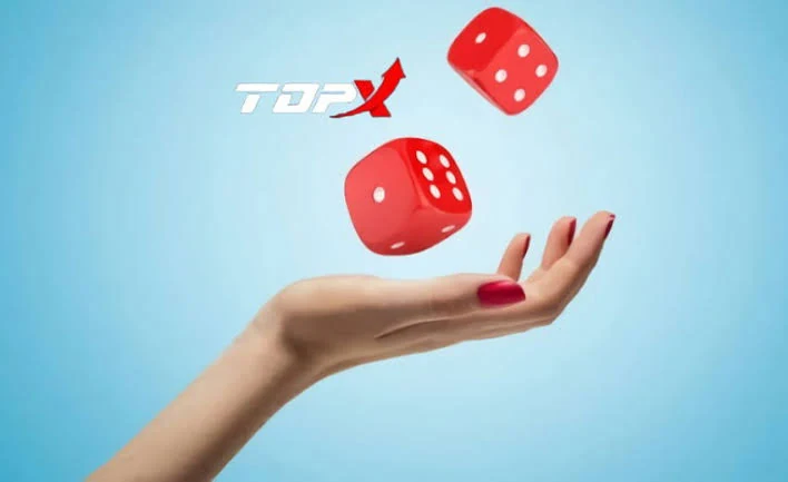 Imagem de marca da TopX: mão lançando dois dados vermelhos sobre fundo azul claro